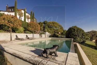 5 min Etoy et 10 min de Morges - Propriété villageoise de charme rénovée, avec piscine